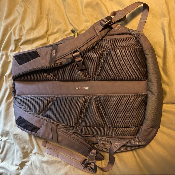 Northface pivoter backpack-grey - Picture 4 of 4